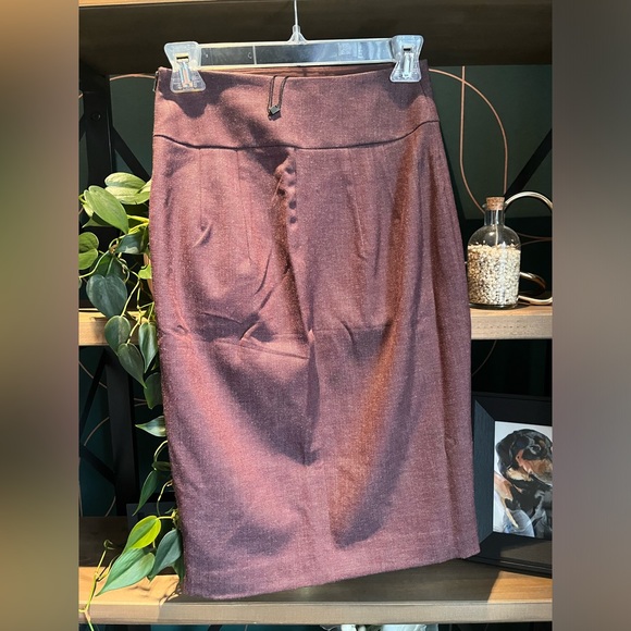 NWOT Express Maroon Pencil Skirt - Picture 2 of 6